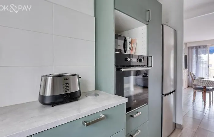 Apartment Beau T2 Au Centre Avec Parking *
